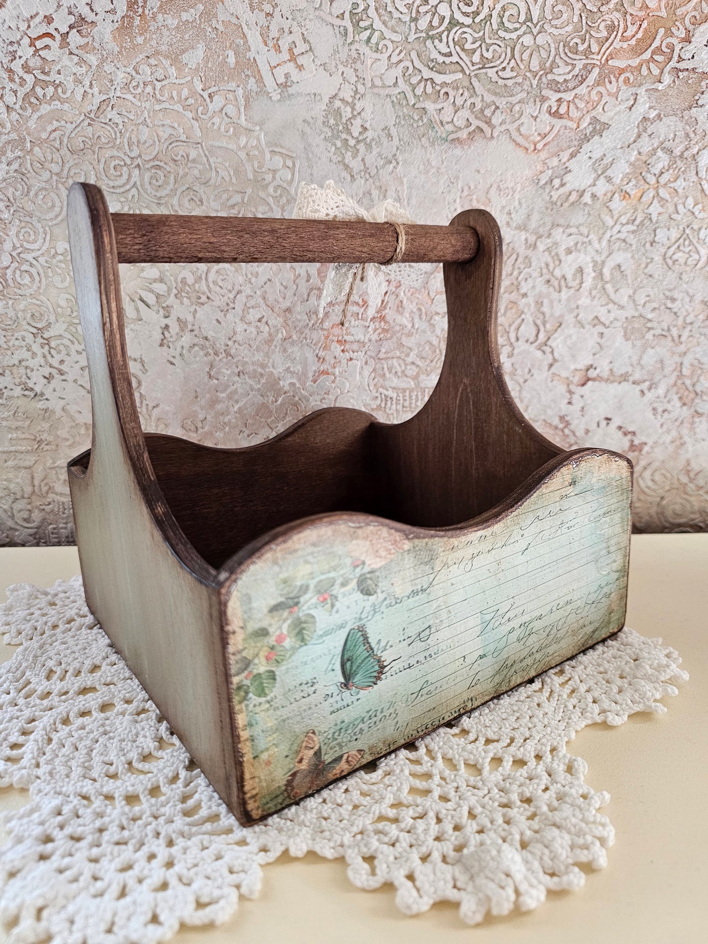 vintage shabby chic dekor kosár fogantyúval rózsa mintás fa kosár ajándék